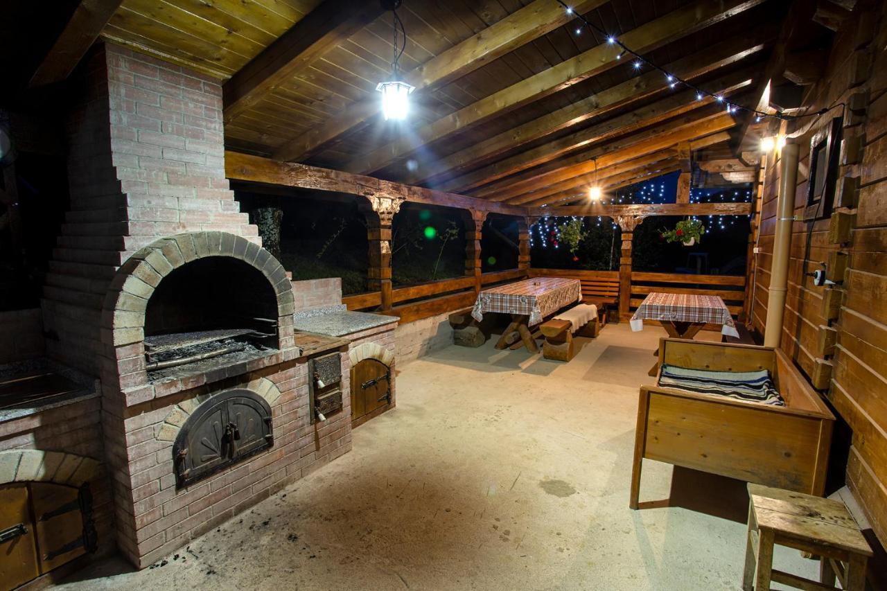 Tulean Cabin Săcel Εξωτερικό φωτογραφία